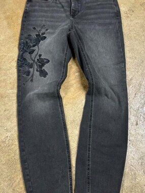 Simply Vera High Rise Skinny Jeans with Black Floral...